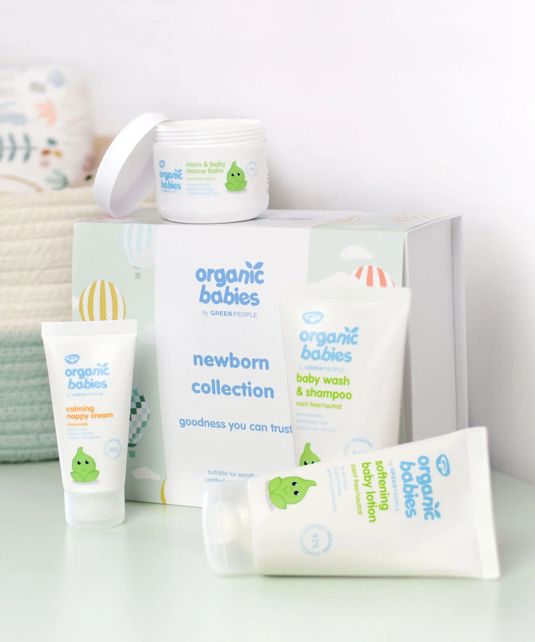 Green People Organic Babies Newborn Gift Set Box